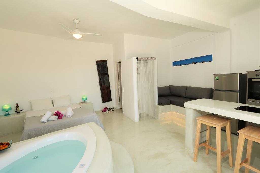 מלון דירות Thea Luxury 3*